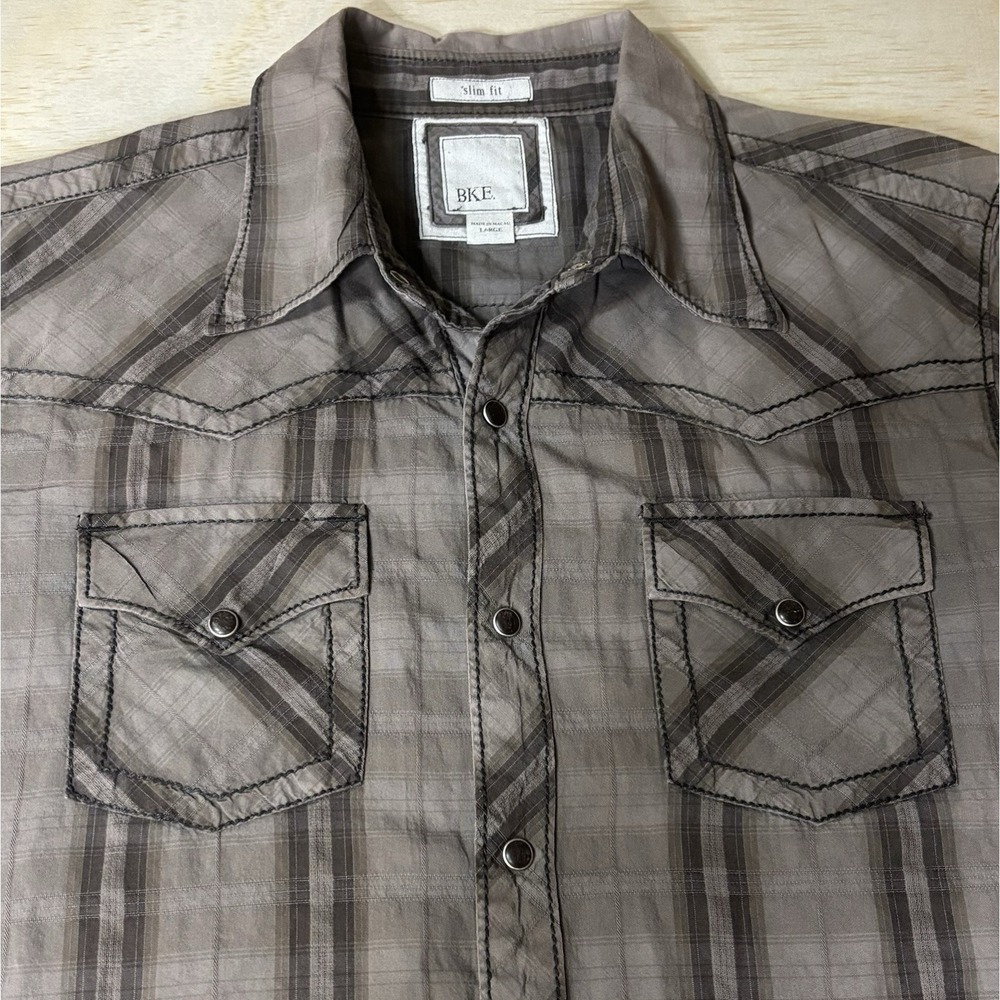 BKE Shirt Mens Large Brown Plaid Slim Fit Pearl Snap Short Sleeve Western Flair